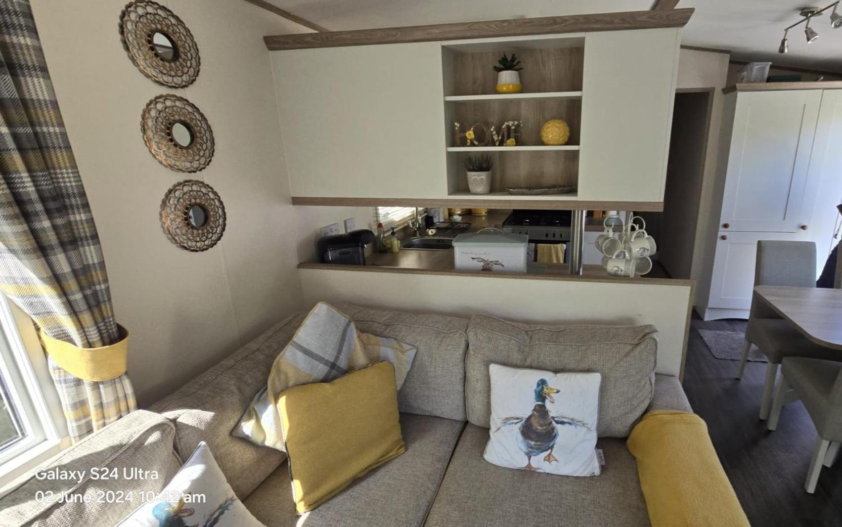 Luxury Lakeside Caravan With Hottub And Private Fishing Peg, Tattershall Lakes Exterior foto