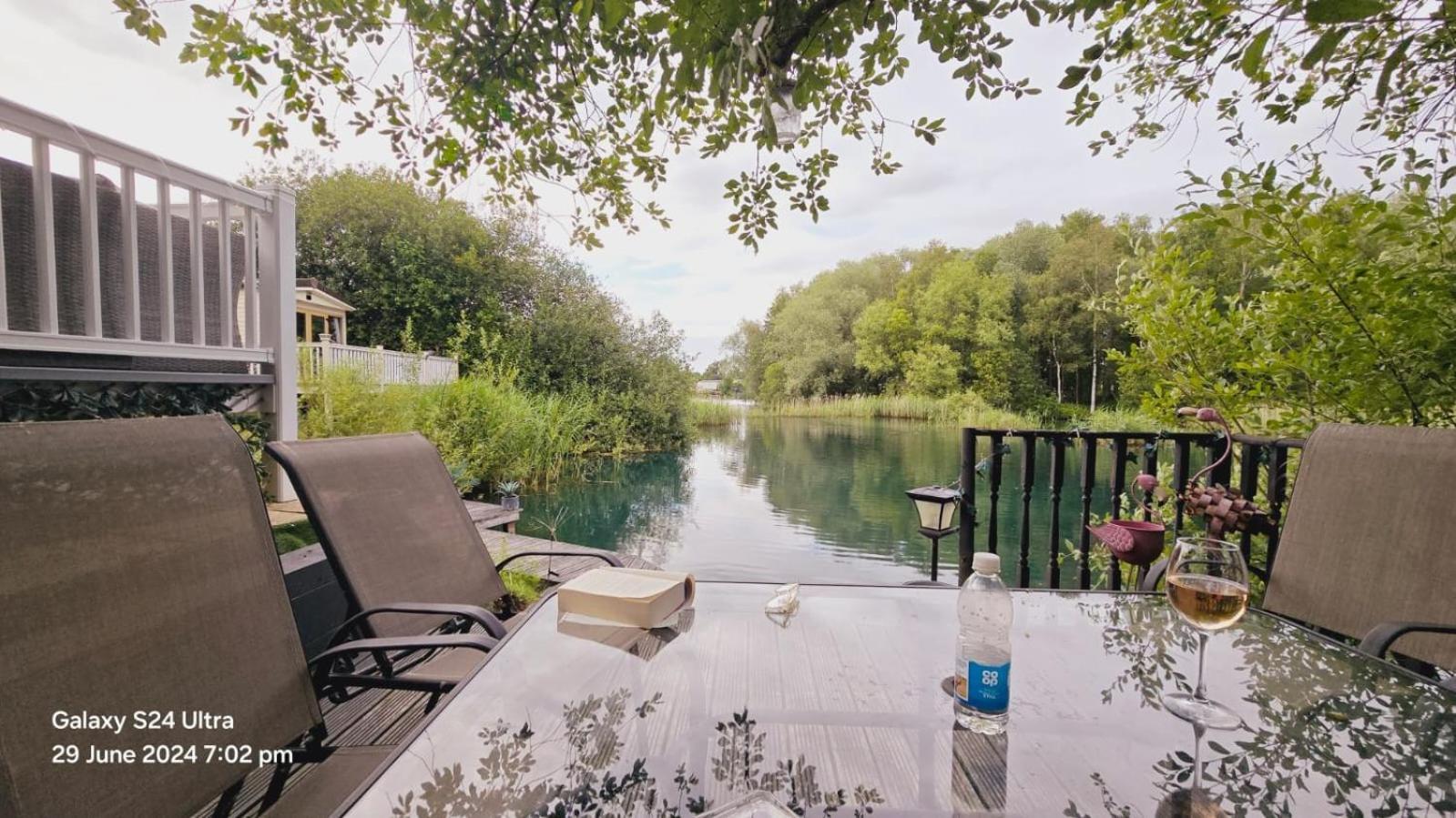 Luxury Lakeside Caravan With Hottub And Private Fishing Peg, Tattershall Lakes Exterior foto